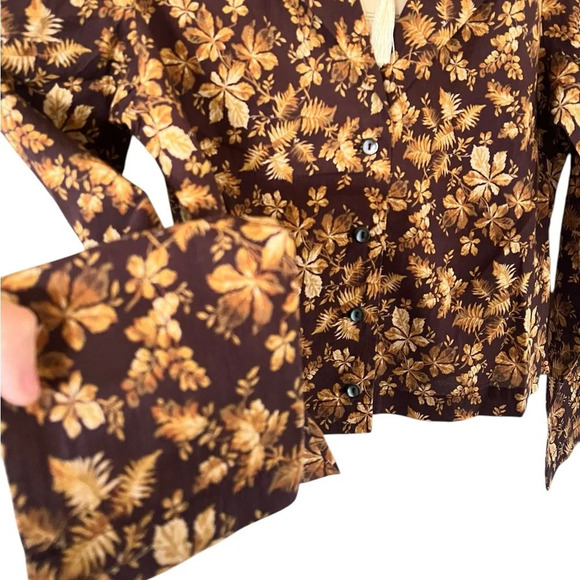 Doen NEW Sheila Top in Fern Grove Floral - Picture 2 of 10